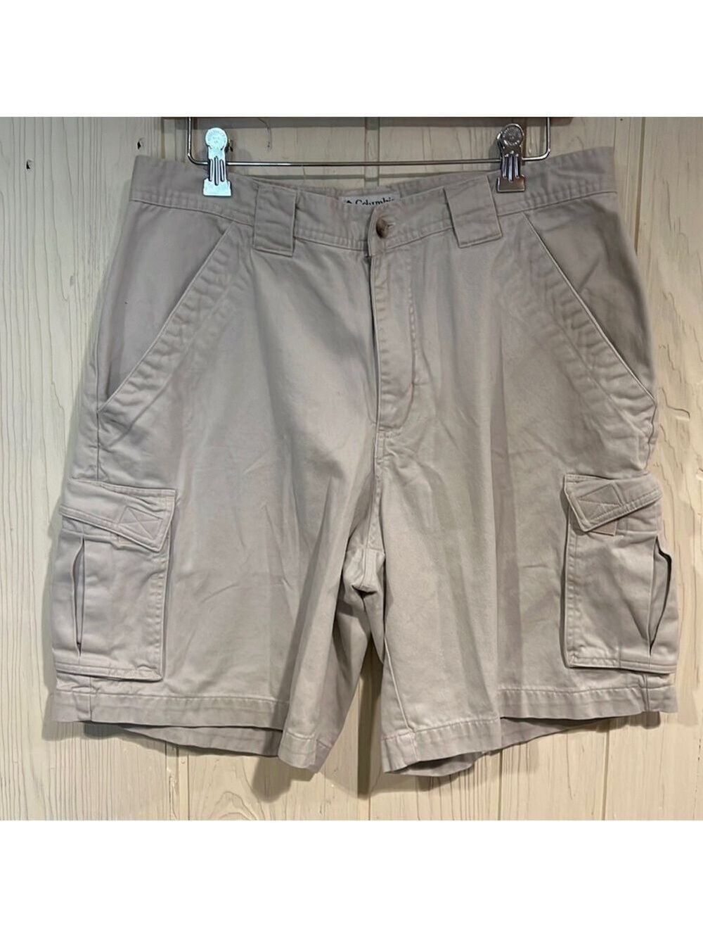 Columbia Beige Cargo Shorts Size 34